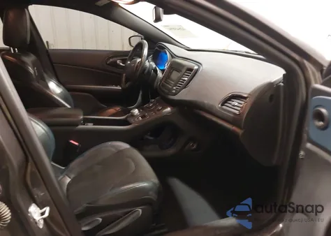 2015 Chrysler 200 S z USA, uszkodzony, nr VIN 1C3CCCDG0FN718113